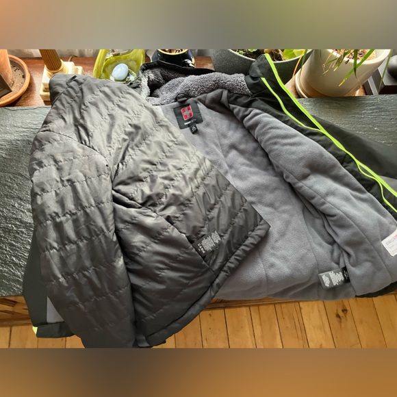 Child Swiss Tech Coat - Picture 6 of 13